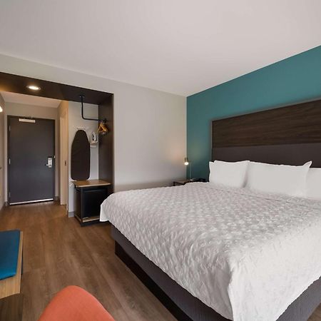 Tru By Hilton Novi Detroit Hotel Екстериор снимка