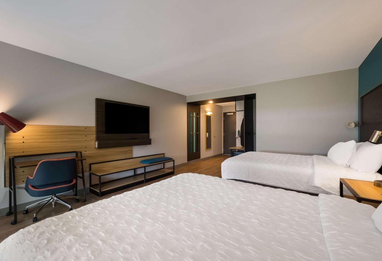 Tru By Hilton Novi Detroit Hotel Екстериор снимка