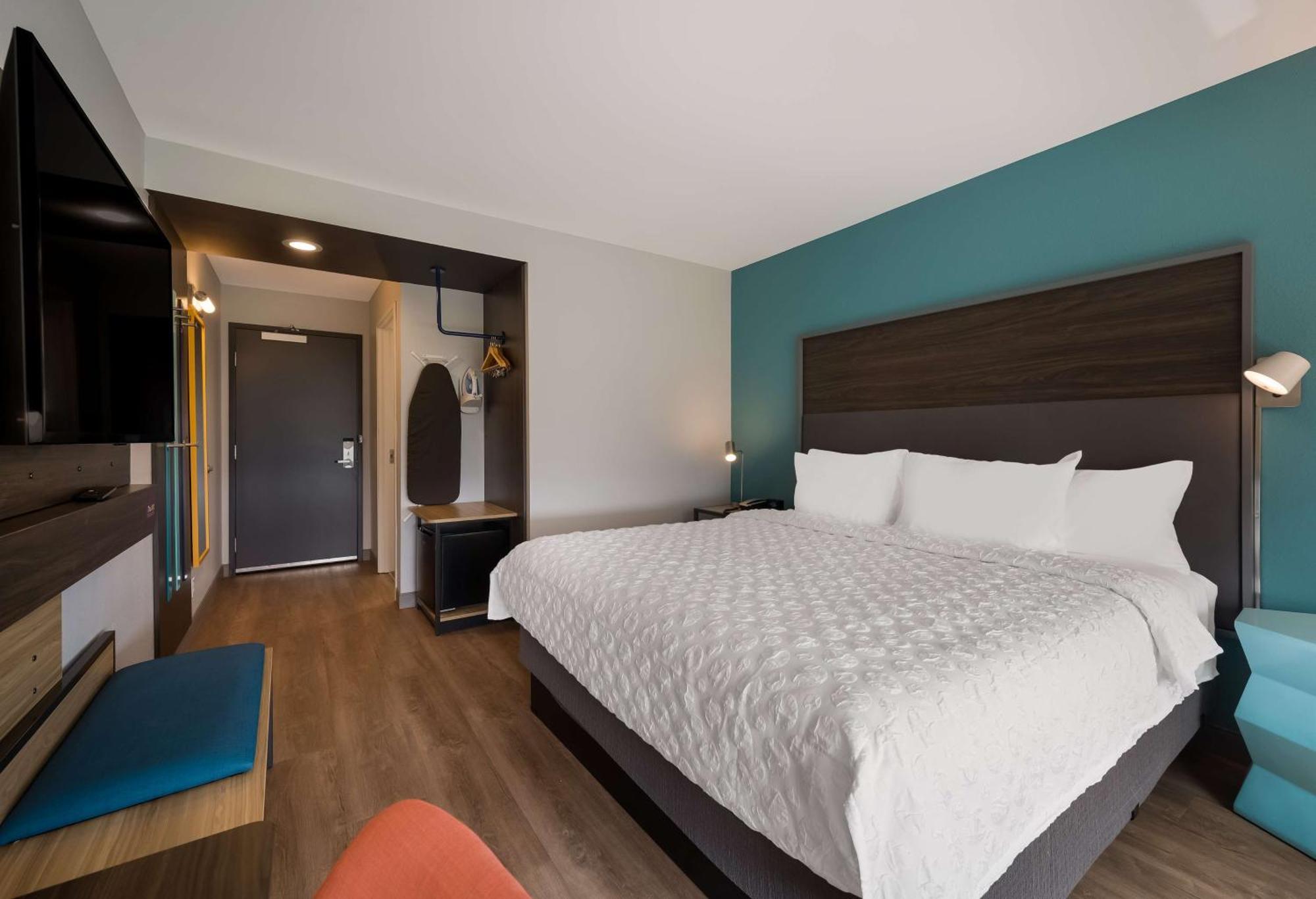 Tru By Hilton Novi Detroit Hotel Екстериор снимка